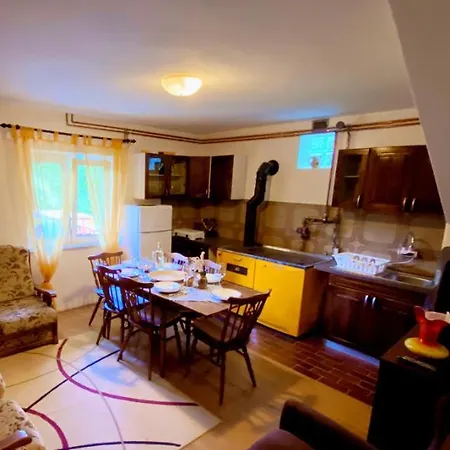 Chalet Sanmari_forest